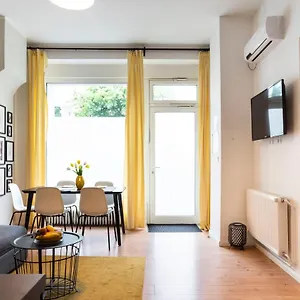 jv-kudamm-2-br-style-apartment-a-crain-shower.find-berlin-hotels.com/