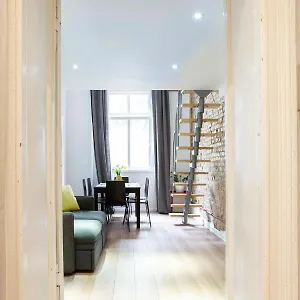 mitte-prenzlauerberg-industrial-style-apartment.find-berlin-hotels.com/